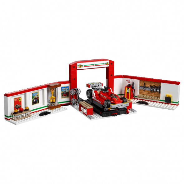 Конструктор LEGO Speed Champions 75889 Гараж Ferrari в Нижнем Тагиле