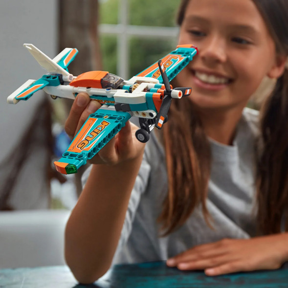 Конструктор LEGO Technic 42117 Гоночный самолёт в Нижнем Тагиле